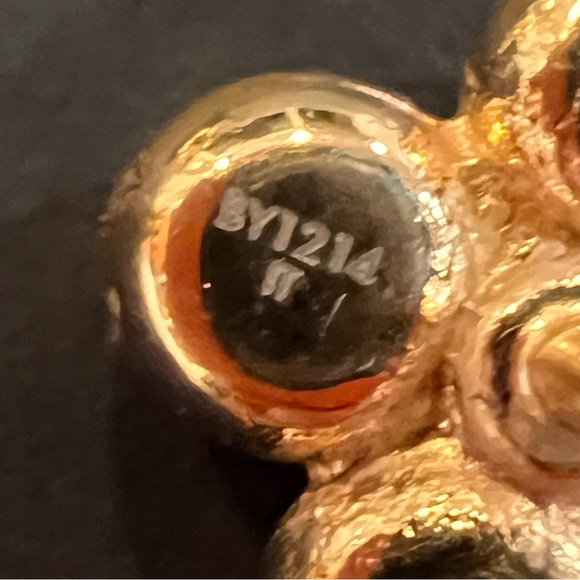 Louis Vuitton Baby Blooms Pierced Earrings - Picture 6 of 7